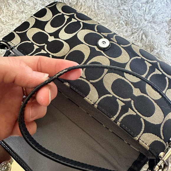Coach Signature C Clutch/Large Wristlet - Picture 13 of 13